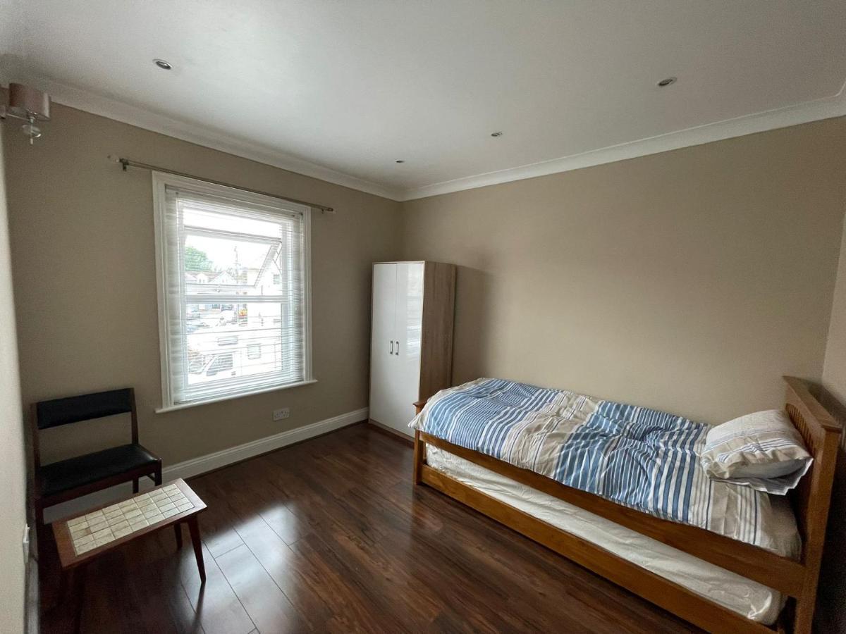 4 Bedroom House 10 Mins Walk To The Beach And Less Than A Mile From Bournemouth Main Station Экстерьер фото