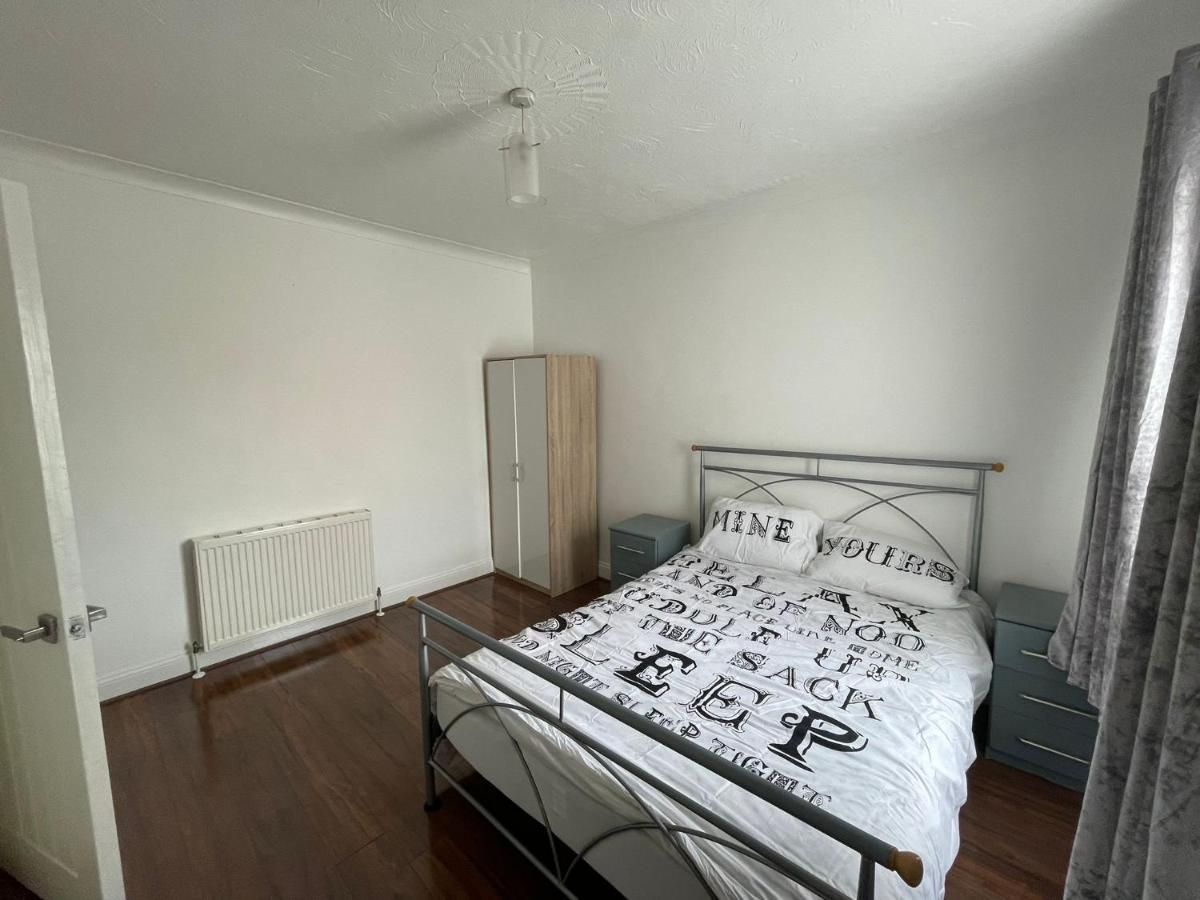 4 Bedroom House 10 Mins Walk To The Beach And Less Than A Mile From Bournemouth Main Station Экстерьер фото