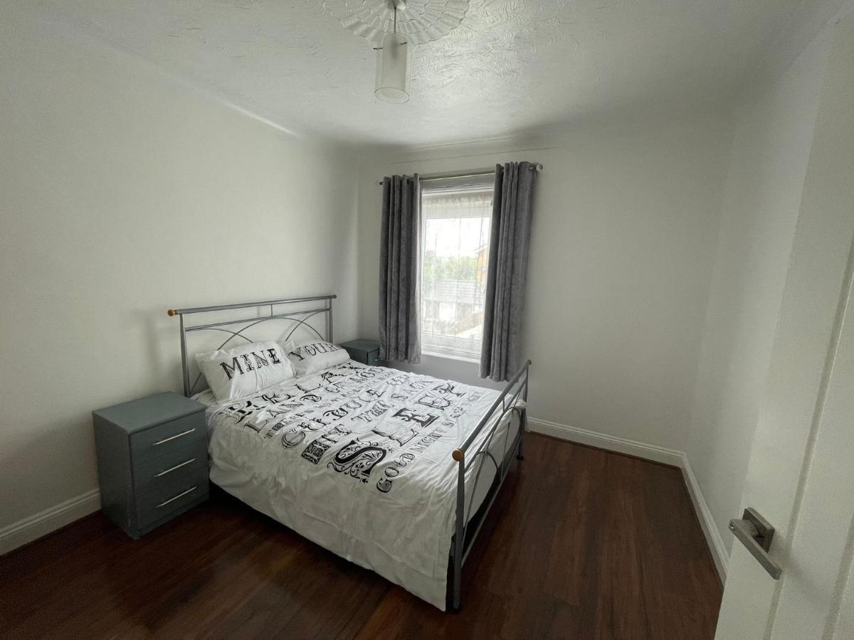 4 Bedroom House 10 Mins Walk To The Beach And Less Than A Mile From Bournemouth Main Station Экстерьер фото