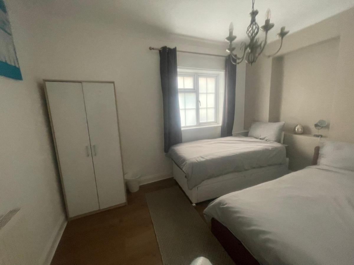 4 Bedroom House 10 Mins Walk To The Beach And Less Than A Mile From Bournemouth Main Station Экстерьер фото